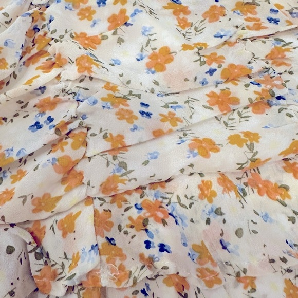 Cute Storia floral sundress - Picture 2 of 5